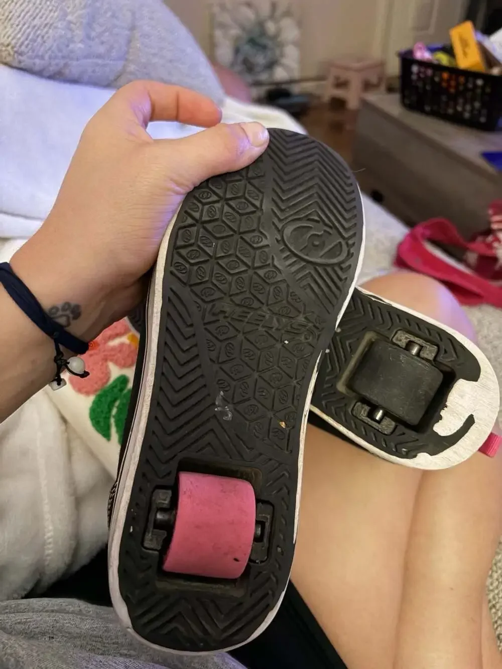 Heelys Pro 20 Black and Pink Wheeled Skate Shoes Youth Size 3